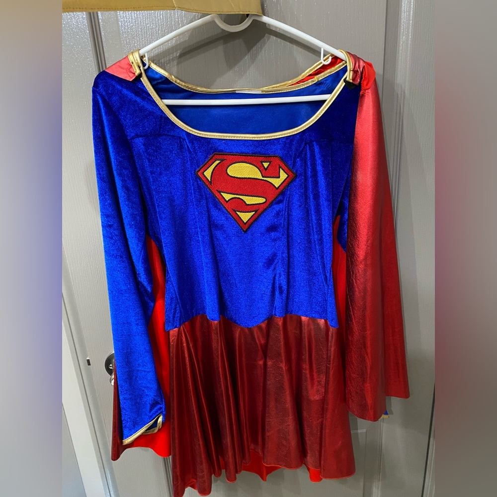 Supergirl Costume Adult Medium EUC Halloween